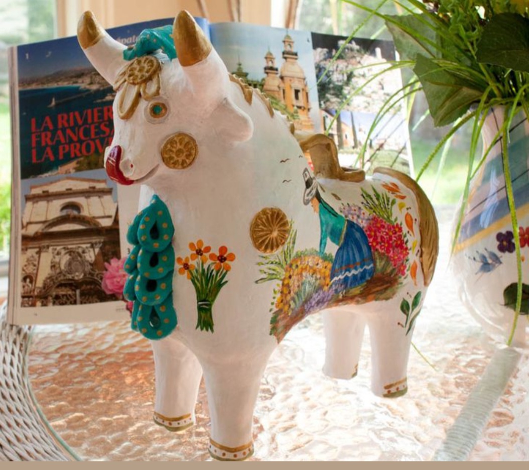 White-Amapola-Bull-12-in