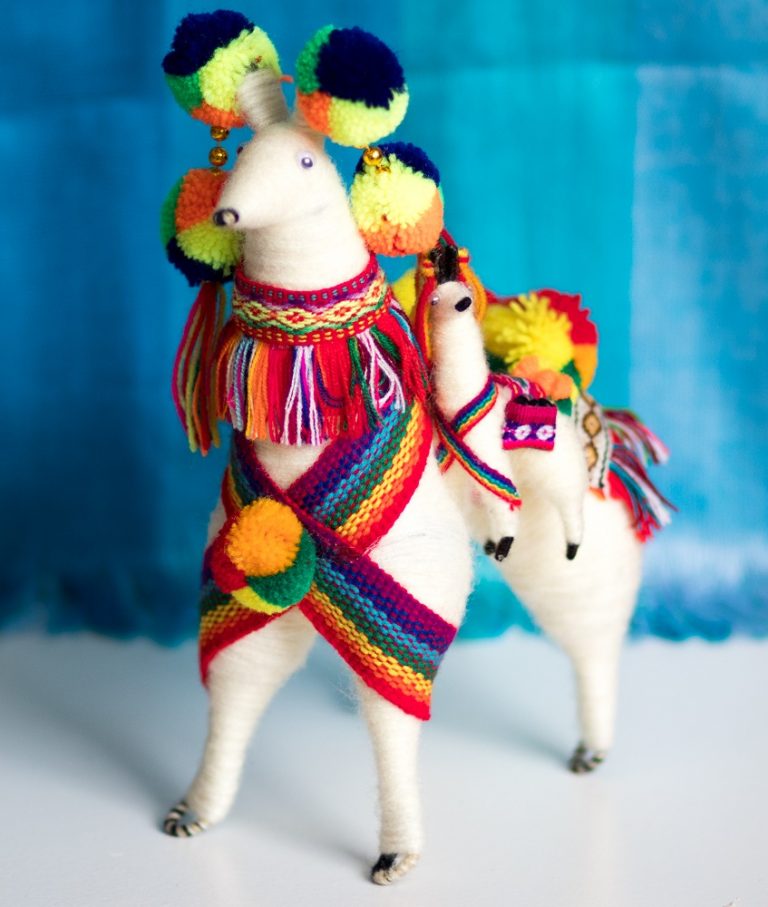 Peruvian Llama Ornament Ethnic Decoration from Alpaca Yarn Psperu